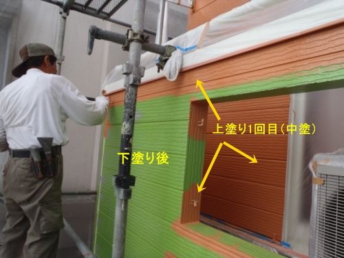 津久見市立花町アイ様邸 5月17日 外壁上塗1回目（中塗り）