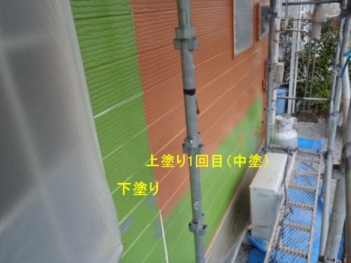 津久見市立花町アイ様邸 5月17日 外壁上塗1回目（中塗り）