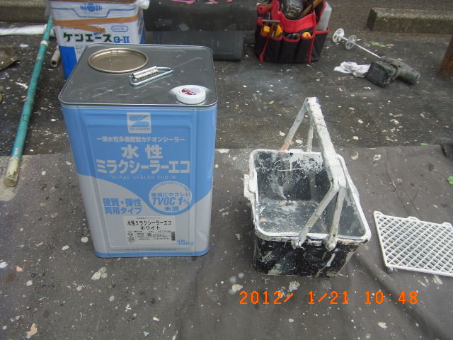 外壁下塗りに使う水性ミラクシーラーエコ