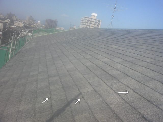 南面屋根に挿入したタスペーサーの位置