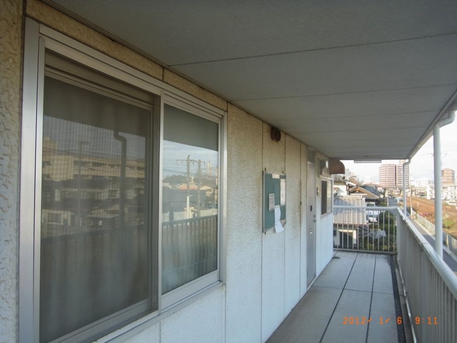 大分市アパート 2階通路 施工前