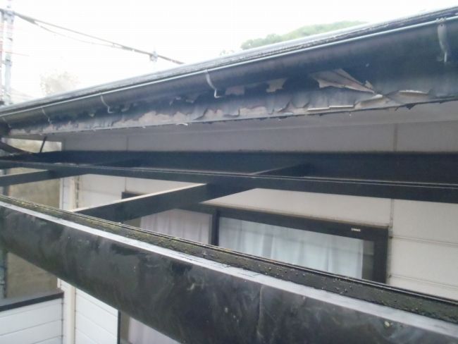 波板を撤去したテラスの屋根枠