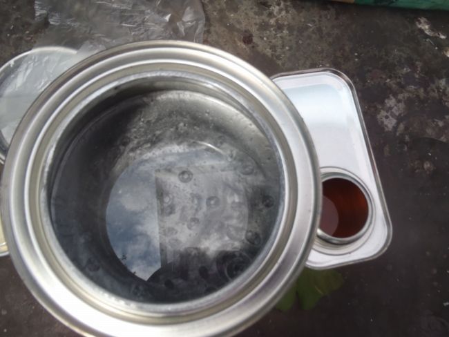 缶に入った銀色のシープラ