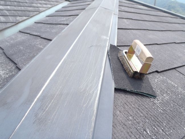 目荒らしした棟包み板金と研磨用具