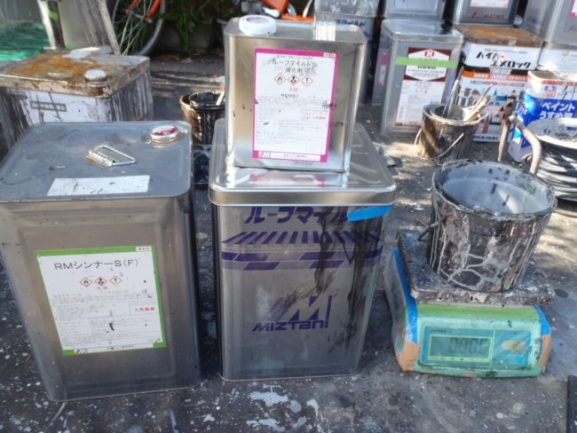 雨樋の塗装に使用する塗料と専用シンナー