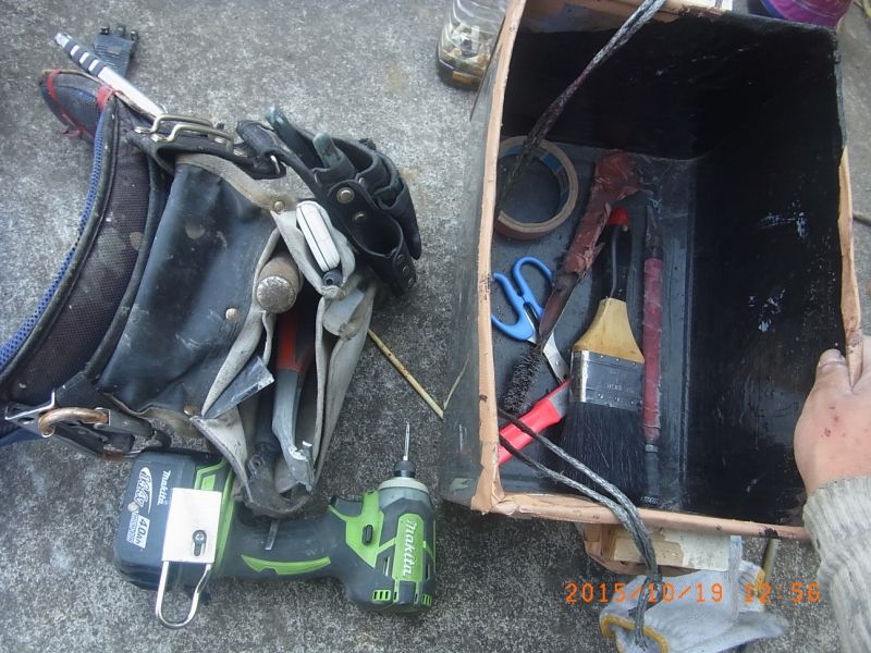 旧シーリングの撤去に使う工具類