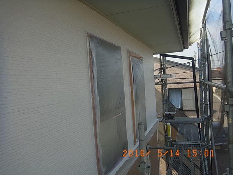 上塗り1回目を塗った2階の外壁面