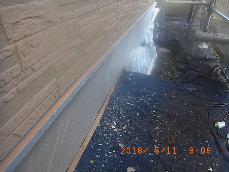基礎まわりと外壁沿いの床面の養生