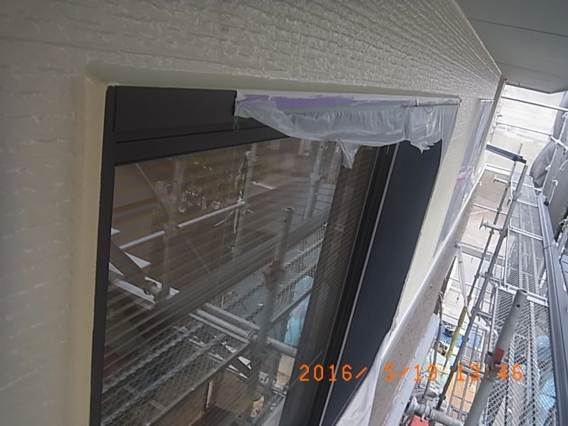 養生を撤去して開閉可能になった2階の窓