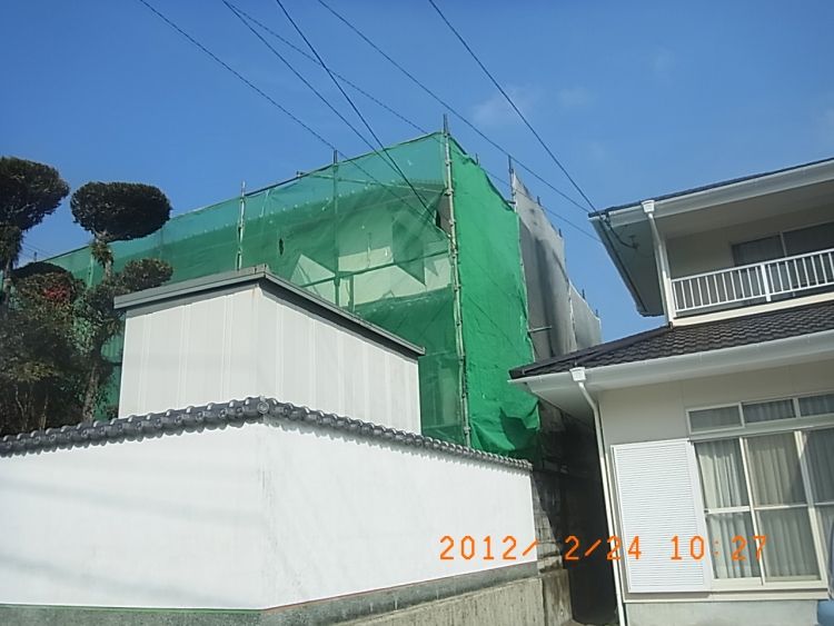 R0012038