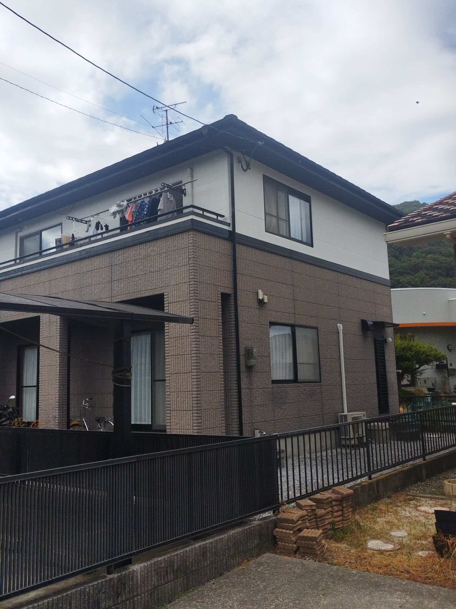 建物全体：2022年8月9日・約9年経過後