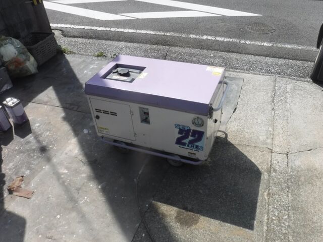 屋根塗装に使う静音型コンプレッサー