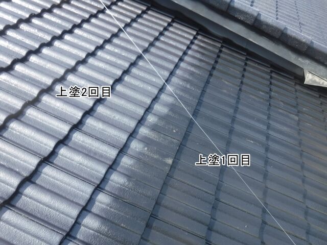 下屋根の上塗1回目と2回目の境目